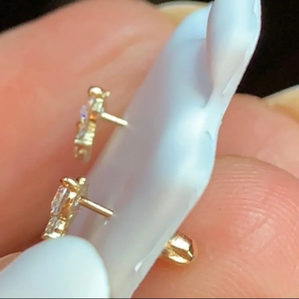 New 14k solid yellow Gold Butterfly Pink CZ Earrings